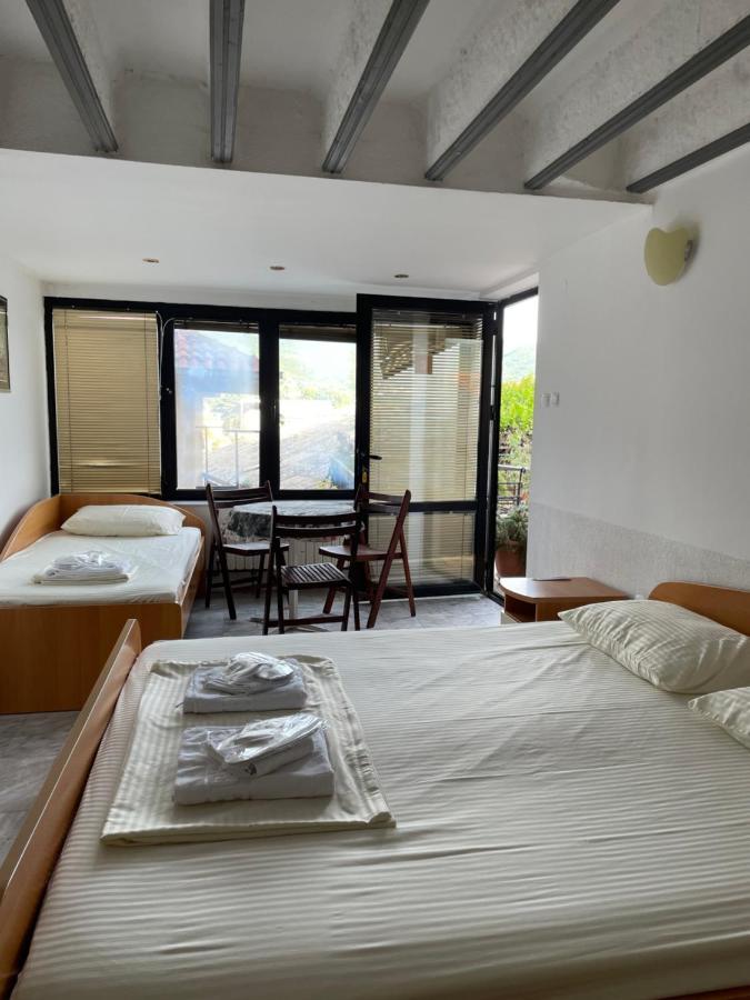 Apartments Evelyn โอครีด ภายนอก รูปภาพ