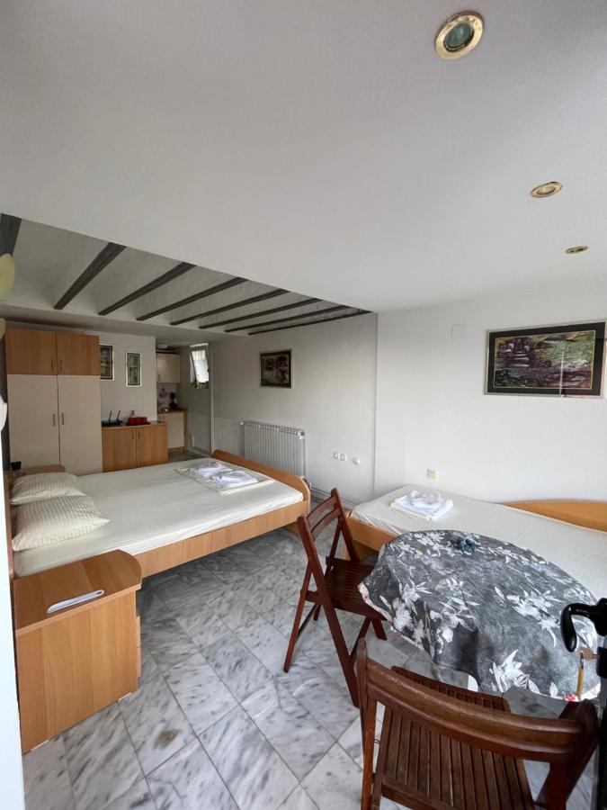 Apartments Evelyn โอครีด ภายนอก รูปภาพ